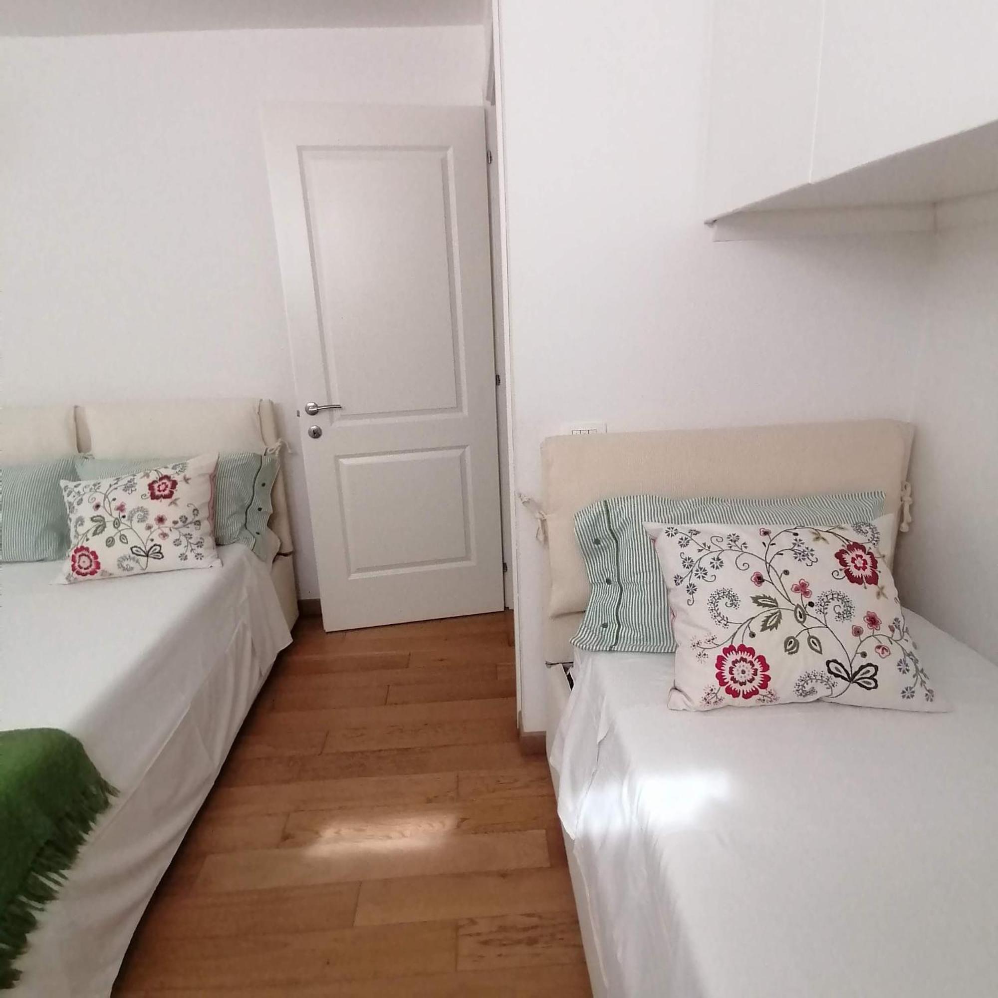 Appartamento In Villa Pesaro Luaran gambar